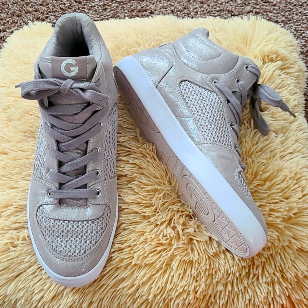Guess Silver Multi Fabric GGOasiz Women Size 9.5